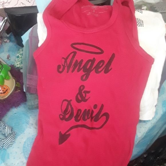 Tank tops - Picture 2 of 5